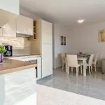 Apartamento 3 Bedroom Lovely In Medulin