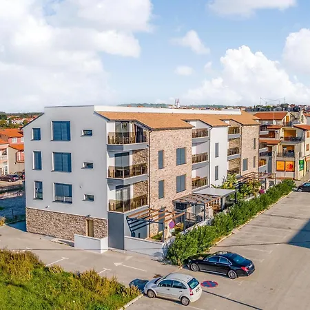Apartamento 3 Bedroom Lovely In *