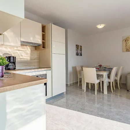 Apartamento 3 Bedroom Lovely In Medulin